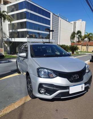 TOYOTA ETIOS 1.5 X PLUS SEDAN 16V FLEX 4P AUTOMÁTICO